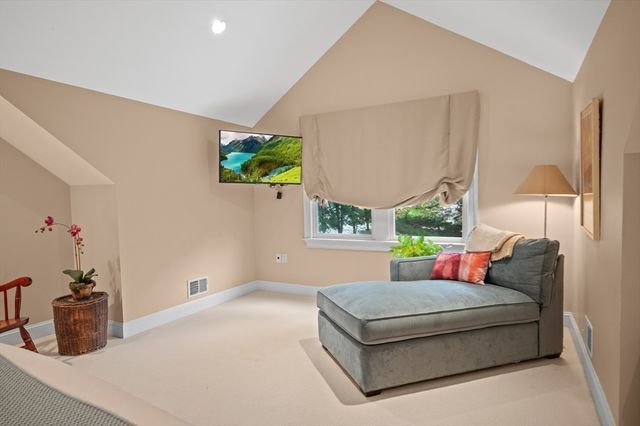 94 Herrick Rd 94, Newton, MA 02459