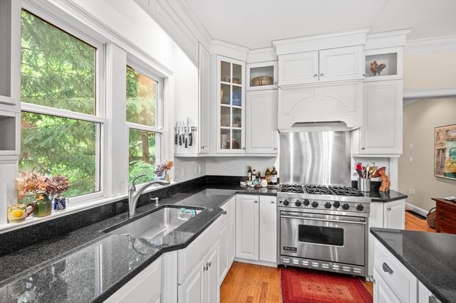 94 Herrick Rd 94, Newton, MA 02459