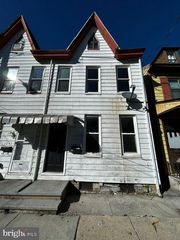 1239 WILLOW ST, Lebanon, PA 17046