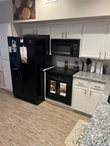 411 Sailfish Avenue 115, Freeport, TX 77541