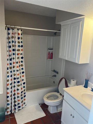 411 Sailfish Avenue 115, Freeport, TX 77541