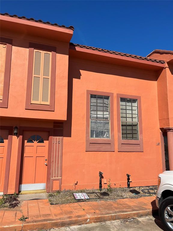 411 Sailfish Avenue 115, Freeport, TX 77541