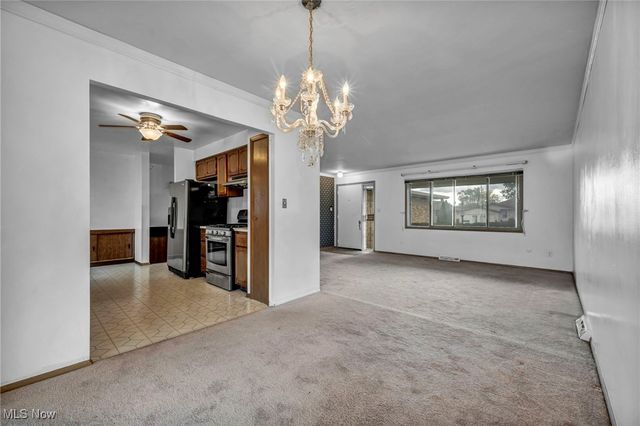 15809 Dunbury Drive, Maple Heights, OH 44137