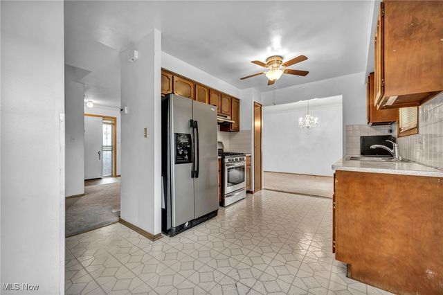 15809 Dunbury Drive, Maple Heights, OH 44137