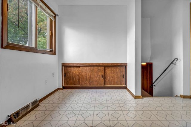 15809 Dunbury Drive, Maple Heights, OH 44137