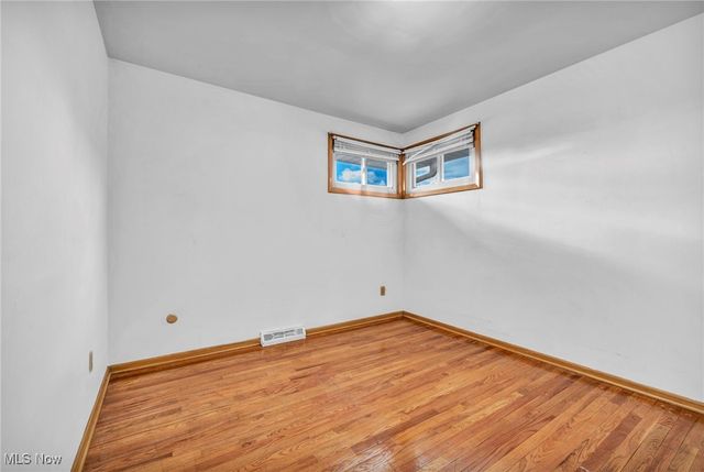 15809 Dunbury Drive, Maple Heights, OH 44137