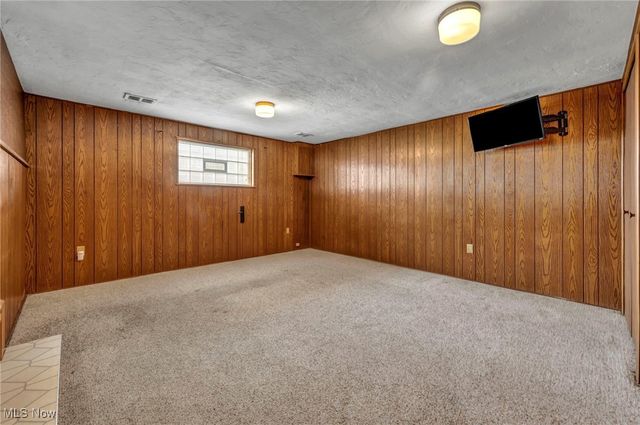 15809 Dunbury Drive, Maple Heights, OH 44137