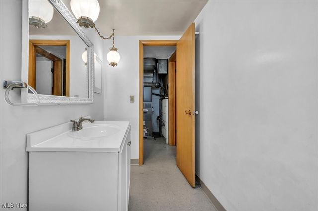 15809 Dunbury Drive, Maple Heights, OH 44137