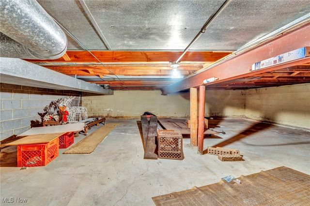 15809 Dunbury Drive, Maple Heights, OH 44137