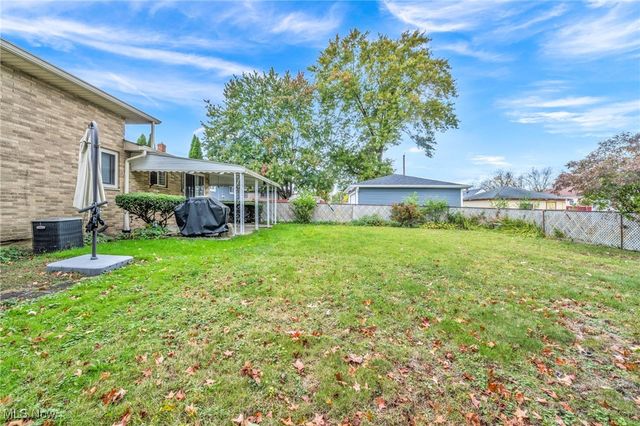 15809 Dunbury Drive, Maple Heights, OH 44137