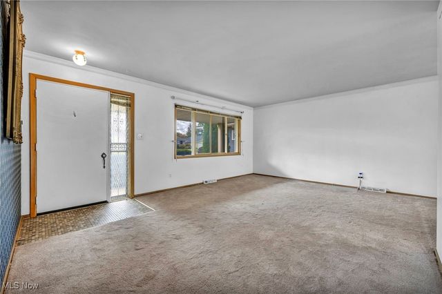 15809 Dunbury Drive, Maple Heights, OH 44137