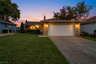 15809 Dunbury Drive, Maple Heights, OH 44137