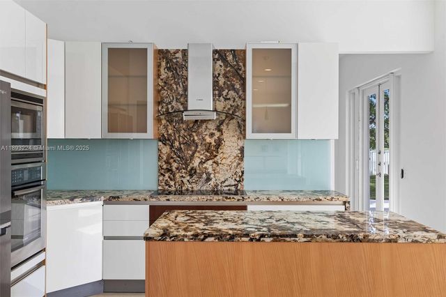 926 Marina Dr 926, Weston, FL 33327