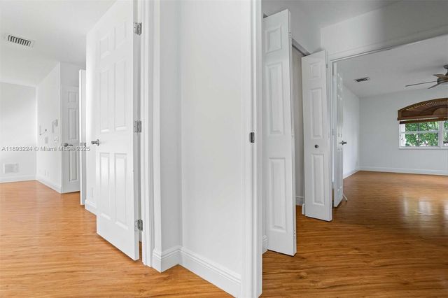 926 Marina Dr 926, Weston, FL 33327