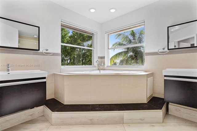 926 Marina Dr 926, Weston, FL 33327