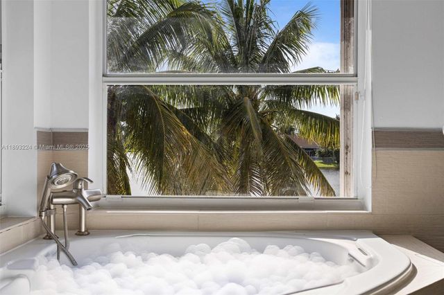 926 Marina Dr 926, Weston, FL 33327