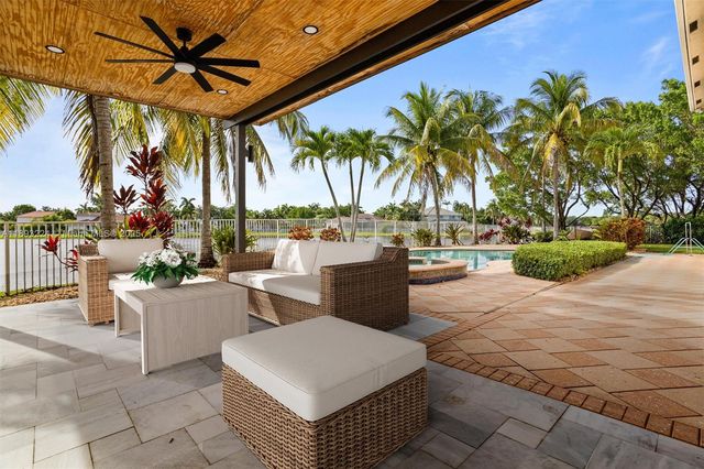 926 Marina Dr 926, Weston, FL 33327