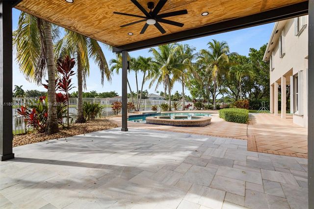 926 Marina Dr 926, Weston, FL 33327