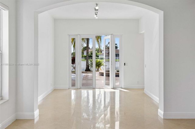 926 Marina Dr 926, Weston, FL 33327