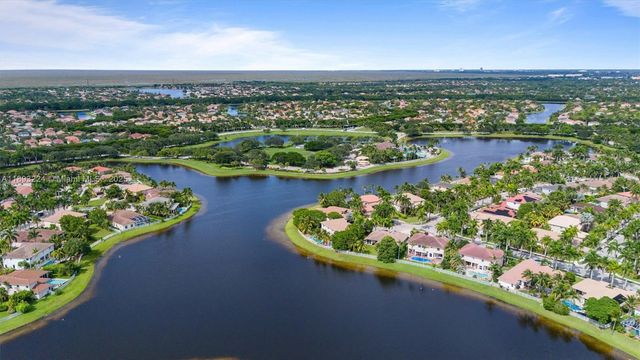 926 Marina Dr 926, Weston, FL 33327