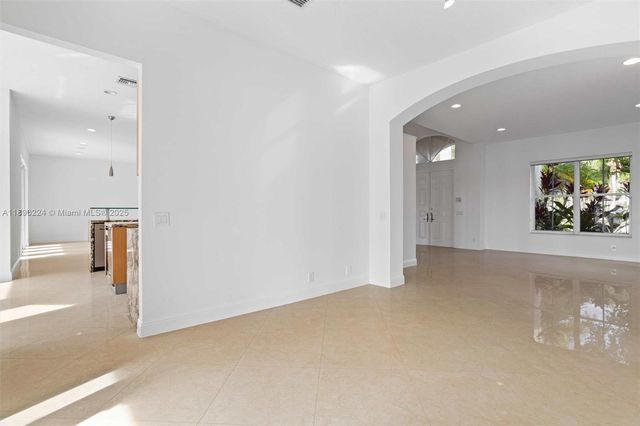 926 Marina Dr 926, Weston, FL 33327