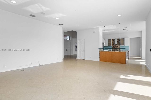 926 Marina Dr 926, Weston, FL 33327