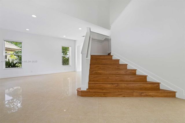 926 Marina Dr 926, Weston, FL 33327