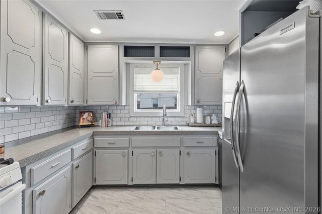 2446 S Gary Place, Tulsa, OK 74114