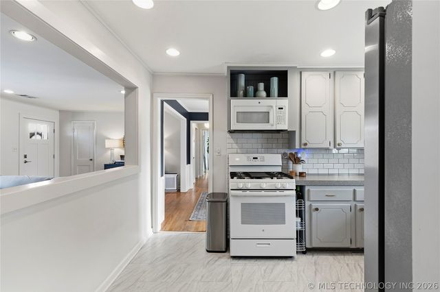 2446 S Gary Place, Tulsa, OK 74114