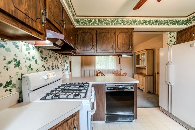 1043 Van Velsor Dr, Richland, PA 15007