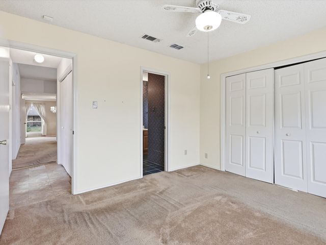 321 Gregory Lane, Grand Prairie, TX 75052