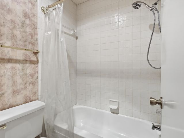 321 Gregory Lane, Grand Prairie, TX 75052