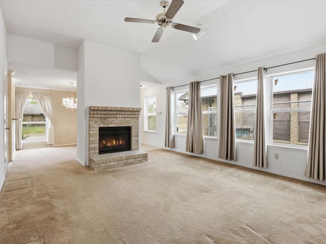 321 Gregory Lane, Grand Prairie, TX 75052