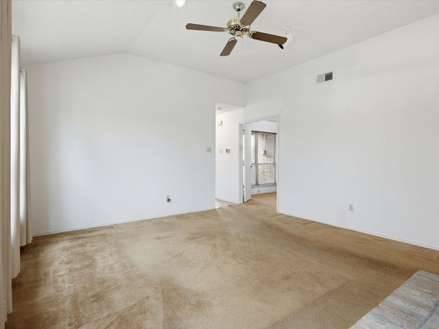 321 Gregory Lane, Grand Prairie, TX 75052