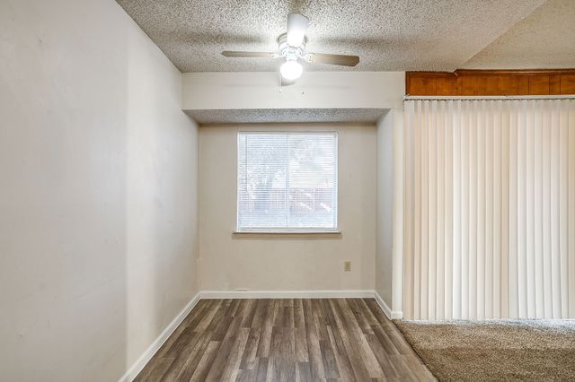 385 NW Newton, Burleson, TX 76028