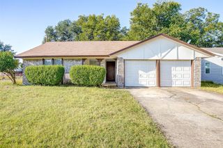 385 NW Newton, Burleson, TX 76028