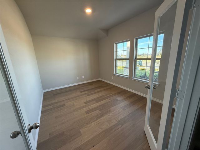 1202 Canton Dr, College Station, TX 77845