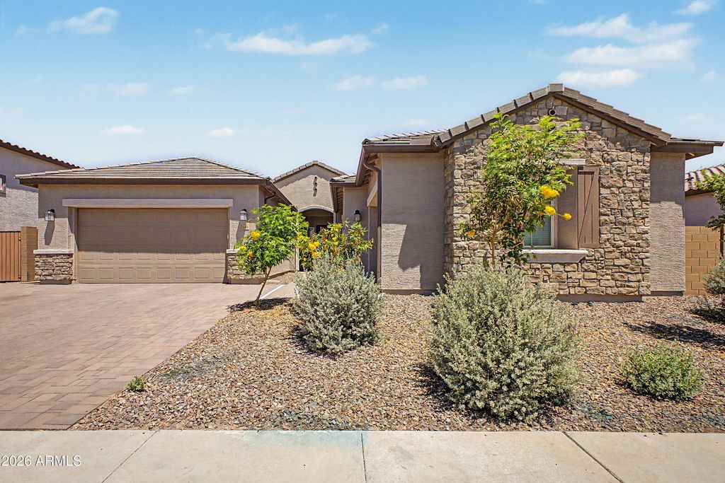 7646 W DESERT SPOON Drive, Peoria, AZ 85383 — photo 2