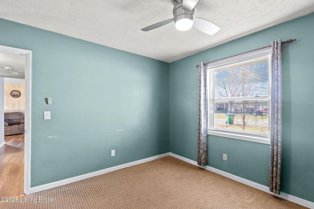 134 Hillside Ln, Louisville, KY 40229