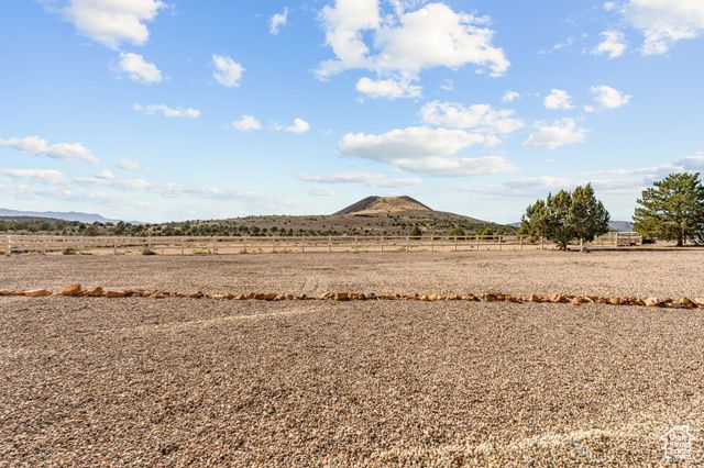 533 W CANYON TRL, Dammeron Valley, UT 84783