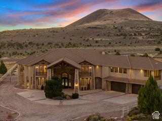 533 W CANYON TRL, Dammeron Valley, UT 84783