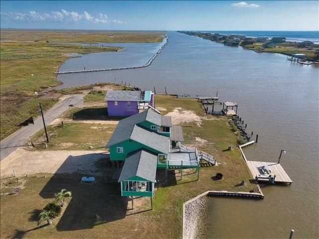 504 Marina Drive, Sargent, TX 77414