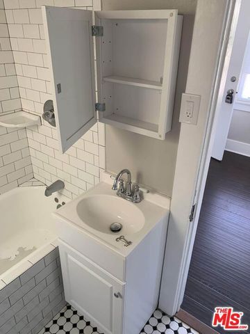 322 Daisy Avenue, Long Beach, CA 90802