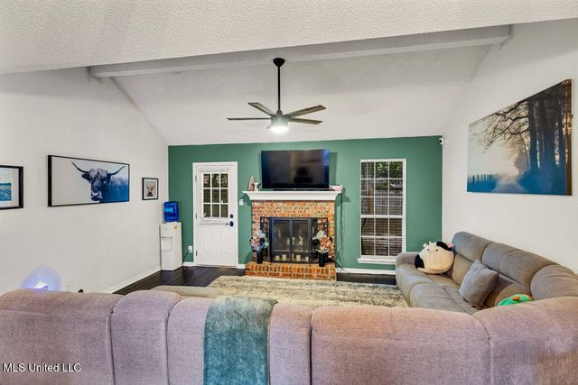 414 Woodward Drive, Ocean Springs, MS 39564