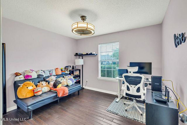 414 Woodward Drive, Ocean Springs, MS 39564