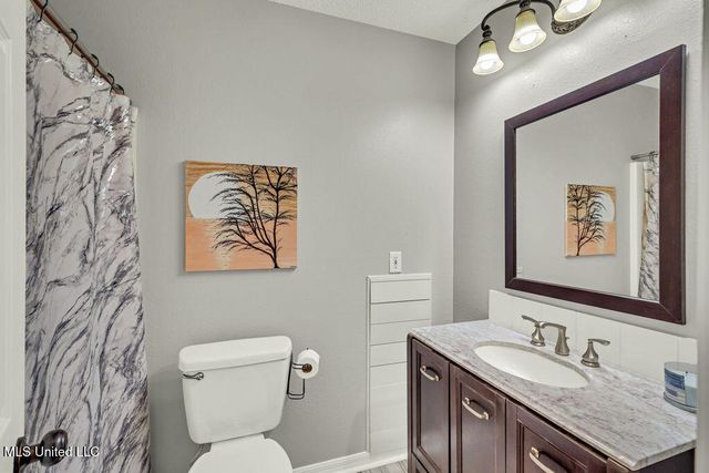 414 Woodward Drive, Ocean Springs, MS 39564
