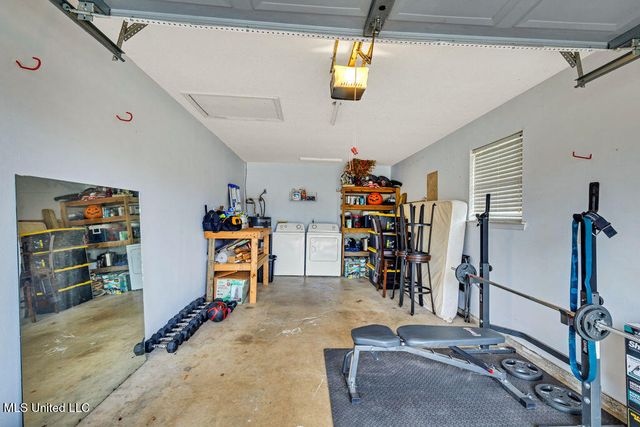 414 Woodward Drive, Ocean Springs, MS 39564