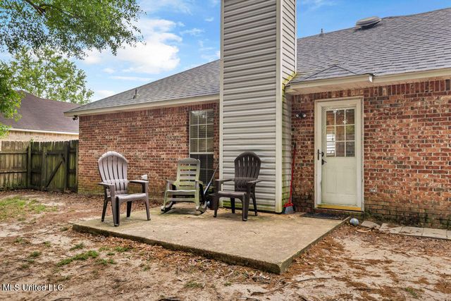 414 Woodward Drive, Ocean Springs, MS 39564
