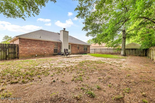 414 Woodward Drive, Ocean Springs, MS 39564