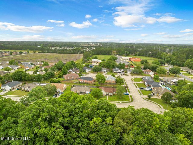 414 Woodward Drive, Ocean Springs, MS 39564